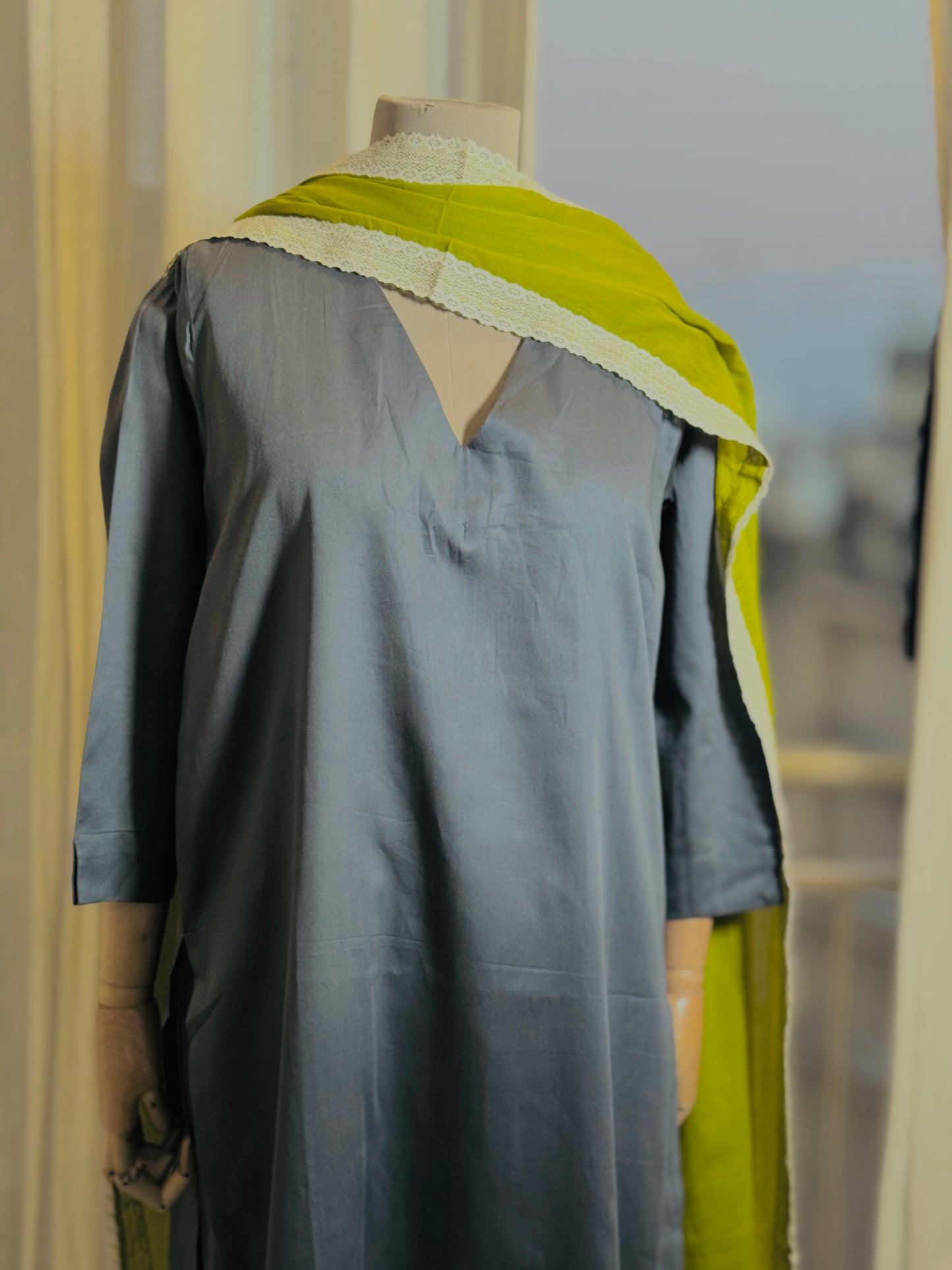 Women Grey and Green Kurta Set with Dupatta