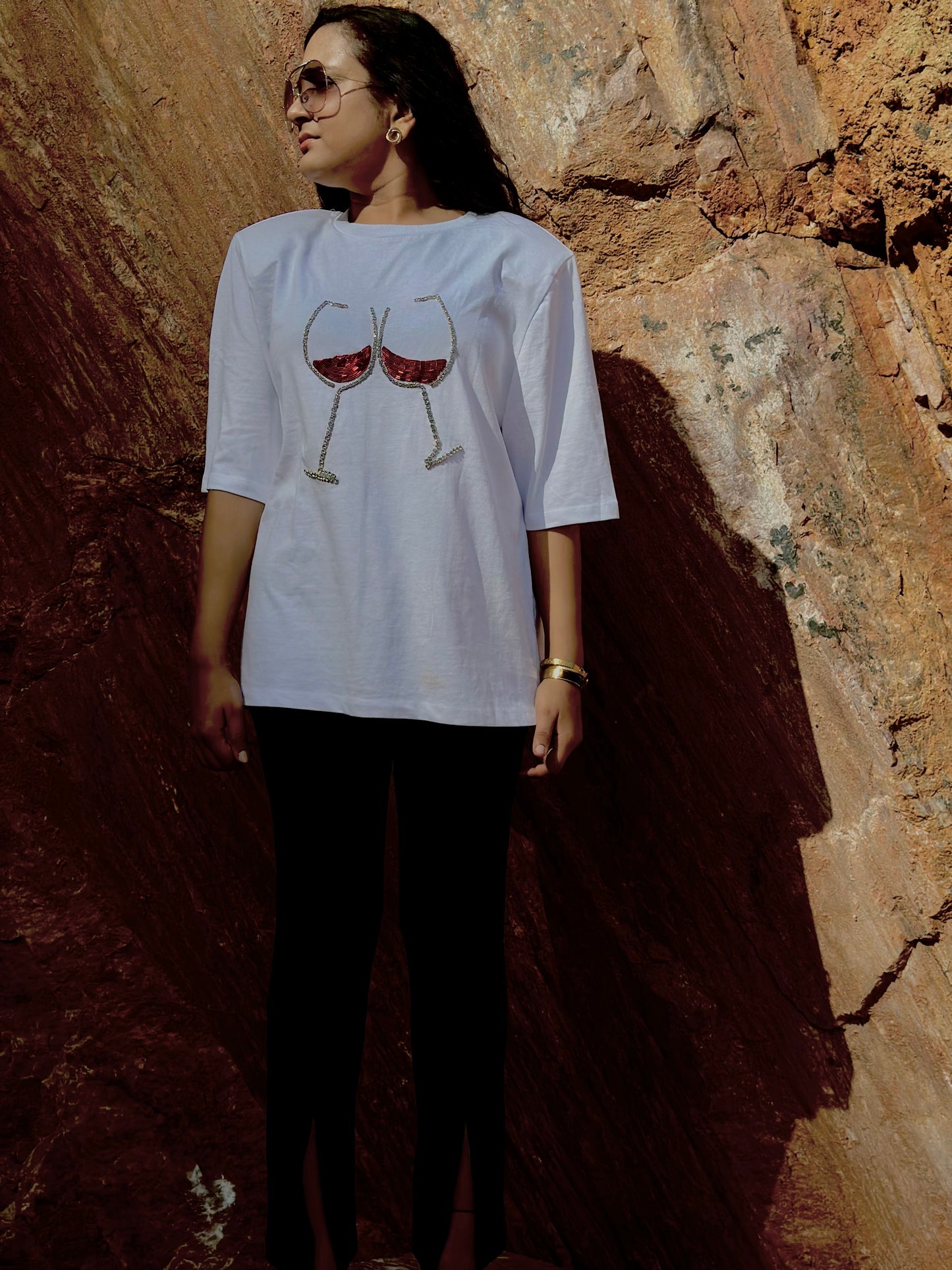 π· Women White Solid Tshirt with Embellishment - Ziona MuL