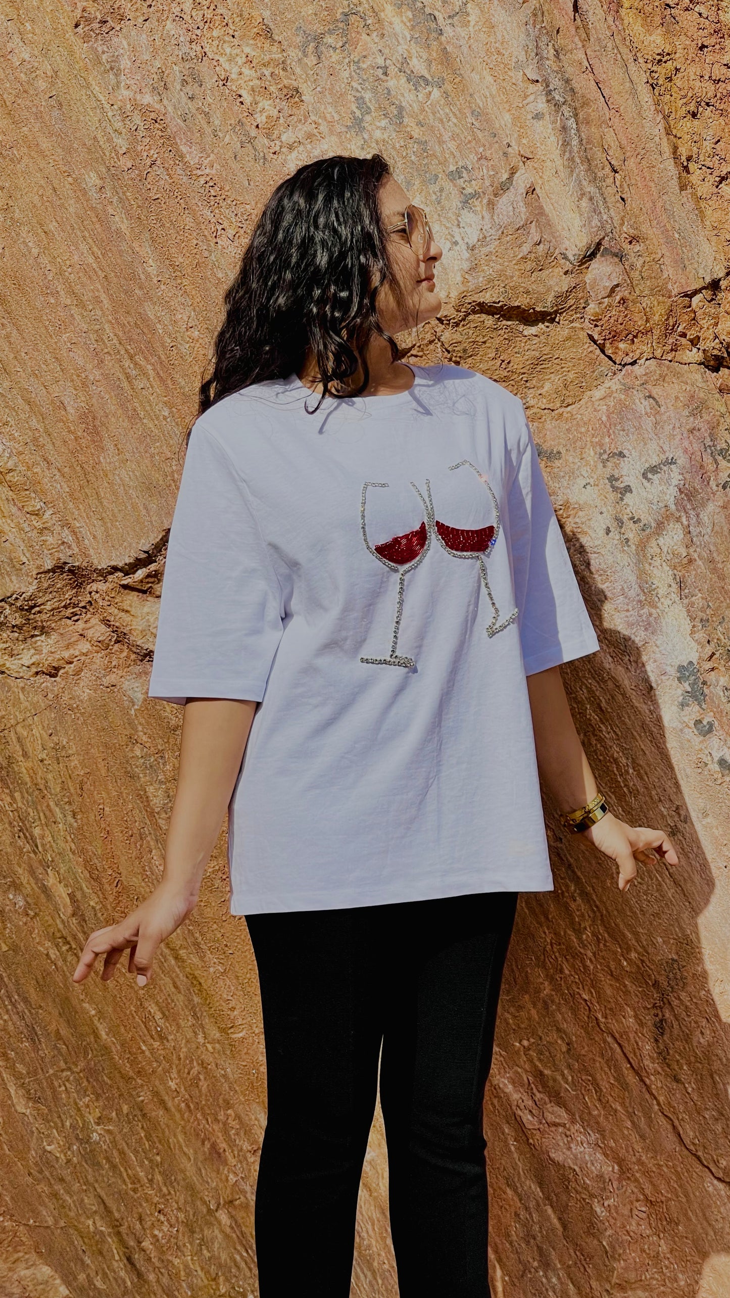 π· Women White Solid Tshirt with Embellishment - Ziona MuL