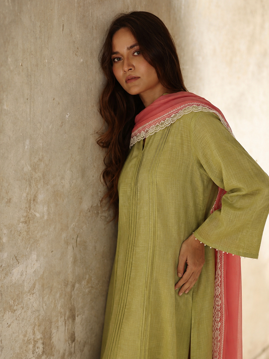 Women Green and Pink Kurta Set with Dupatta