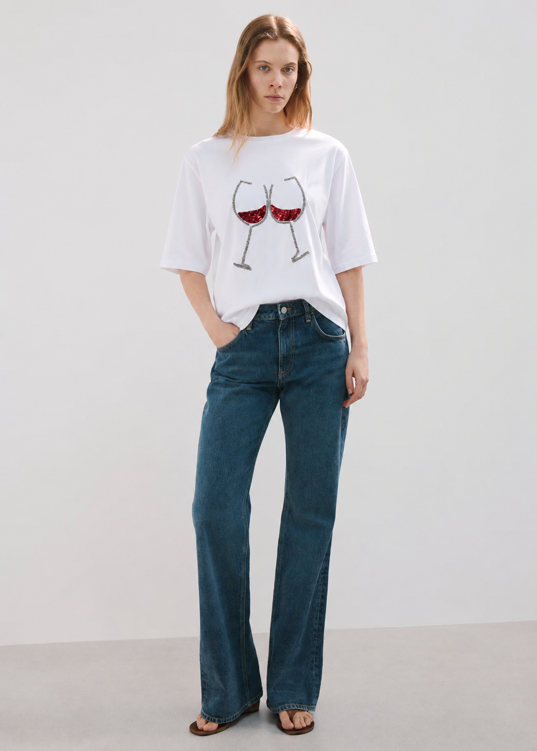 🍷 Women White Solid Tshirt with Embellishment