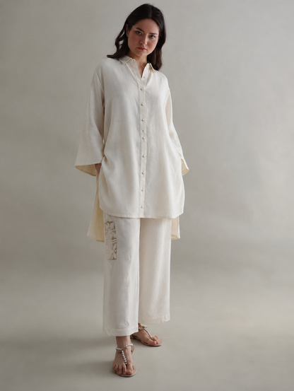 Women Off-White Lace Panelled Kurta Set