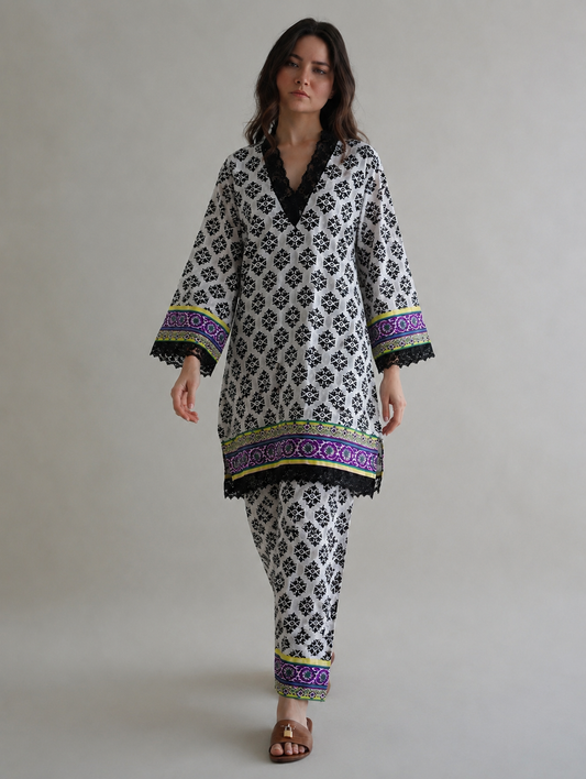 Women Balck and white Printed Salwar Suit