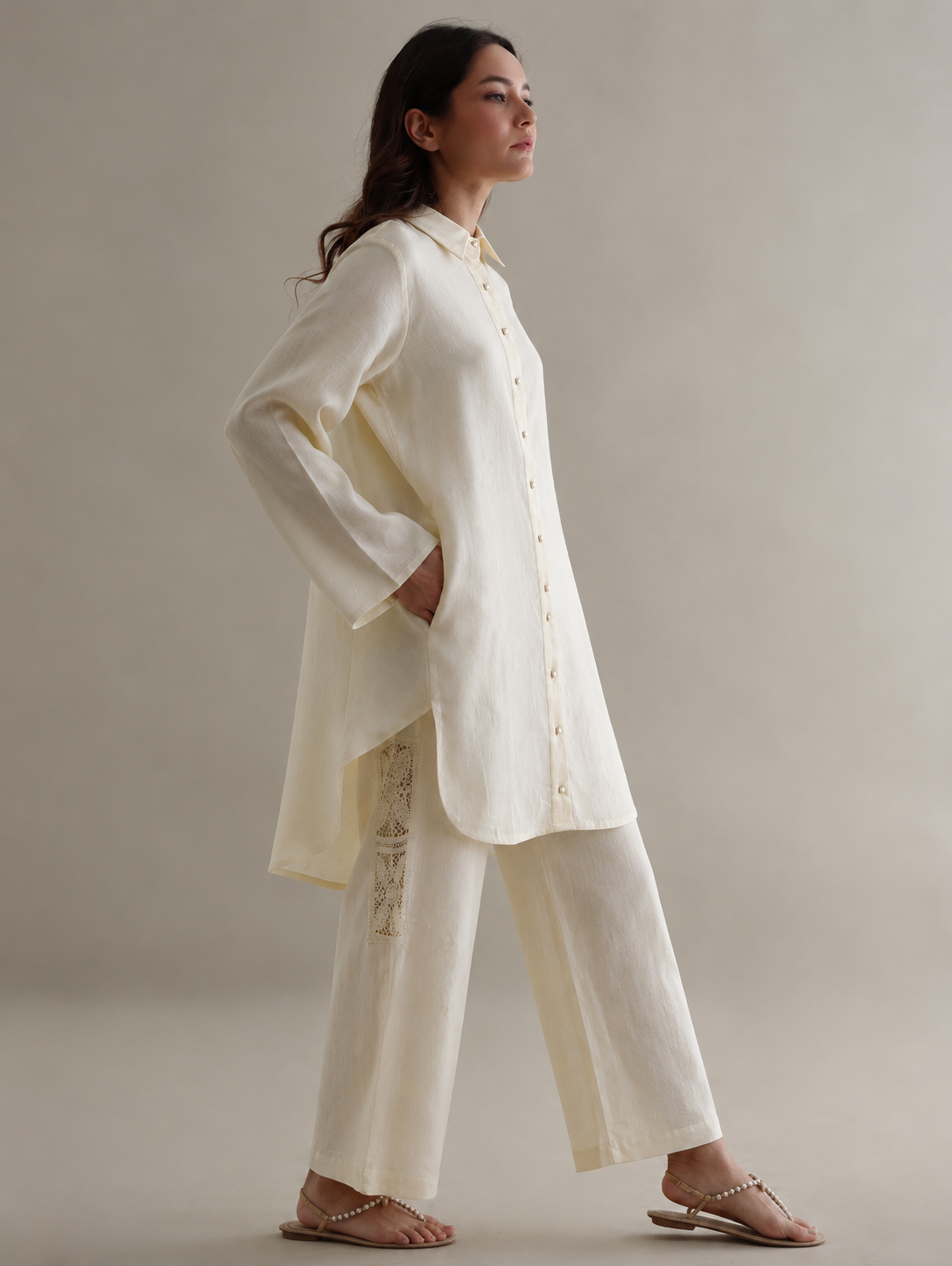 Women Off-White Lace Panelled Kurta Set