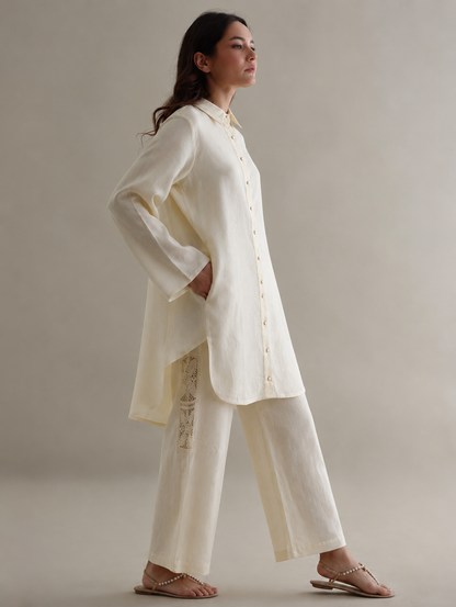 Women Off-White Lace Panelled Kurta Set