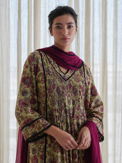 Women Green Printed Kurta Set with Dupatta
