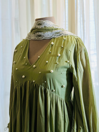 Women Green pearl embellished kurta set with dupatta