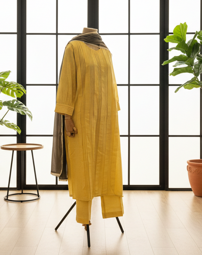 Women Yellow Kurta Set with Dupatta