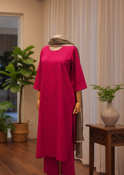 Women Magenta Kurta Set with Dupatta