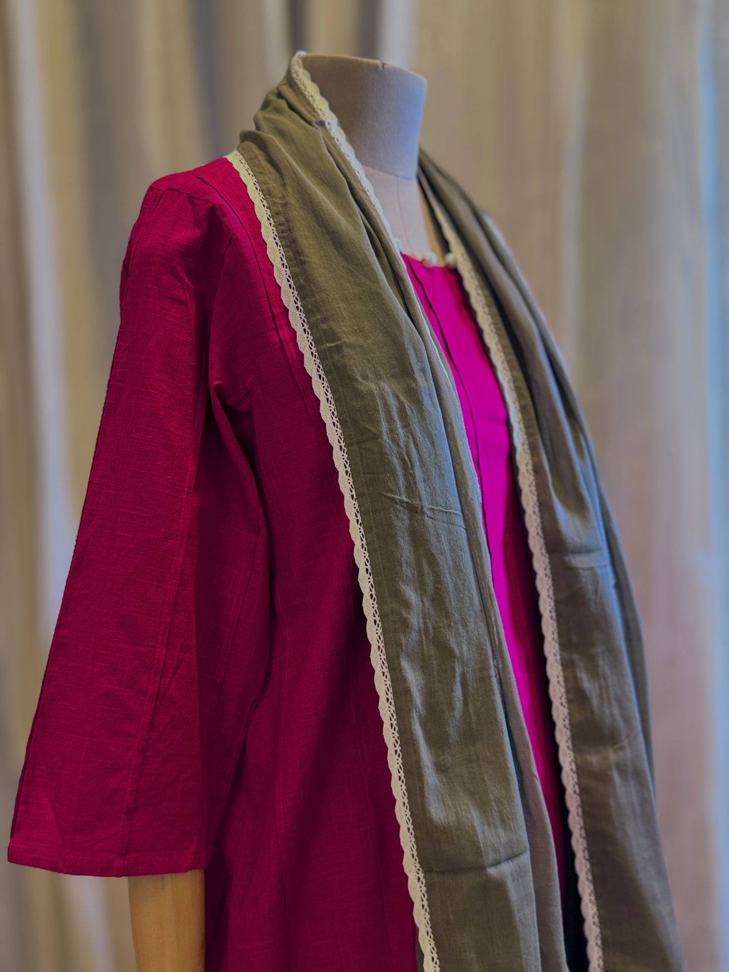 Women Magenta Kurta Set with Dupatta