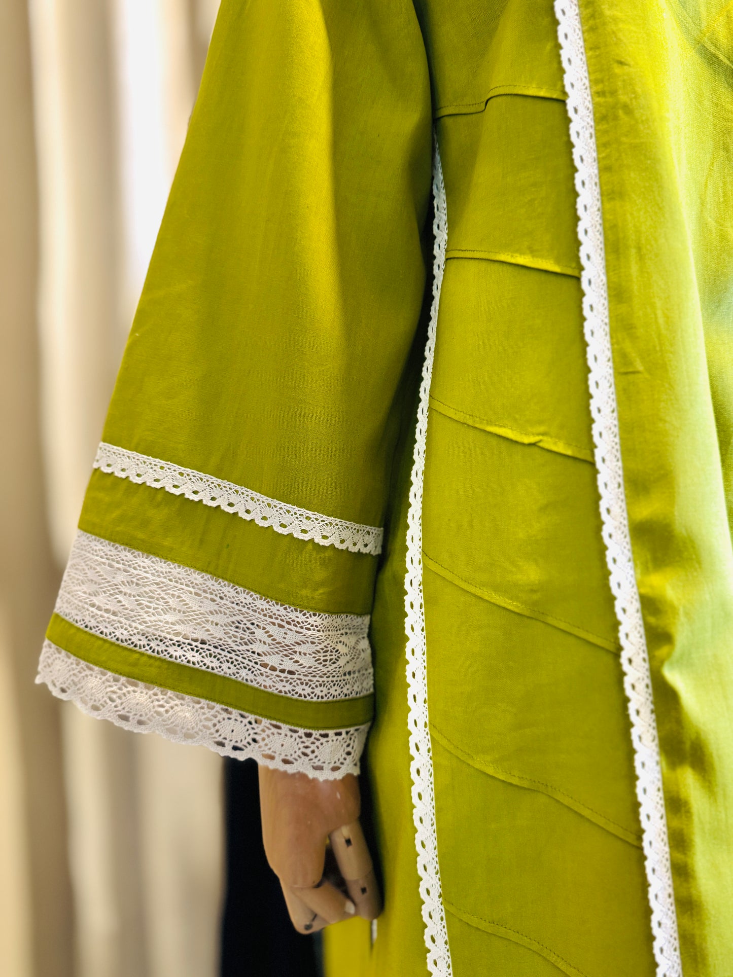 Women Light Green Lace Detailed Kurta Set with Dupatta
