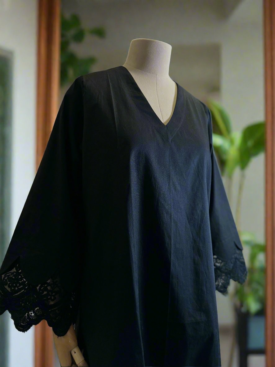 Women Black Kurta Set