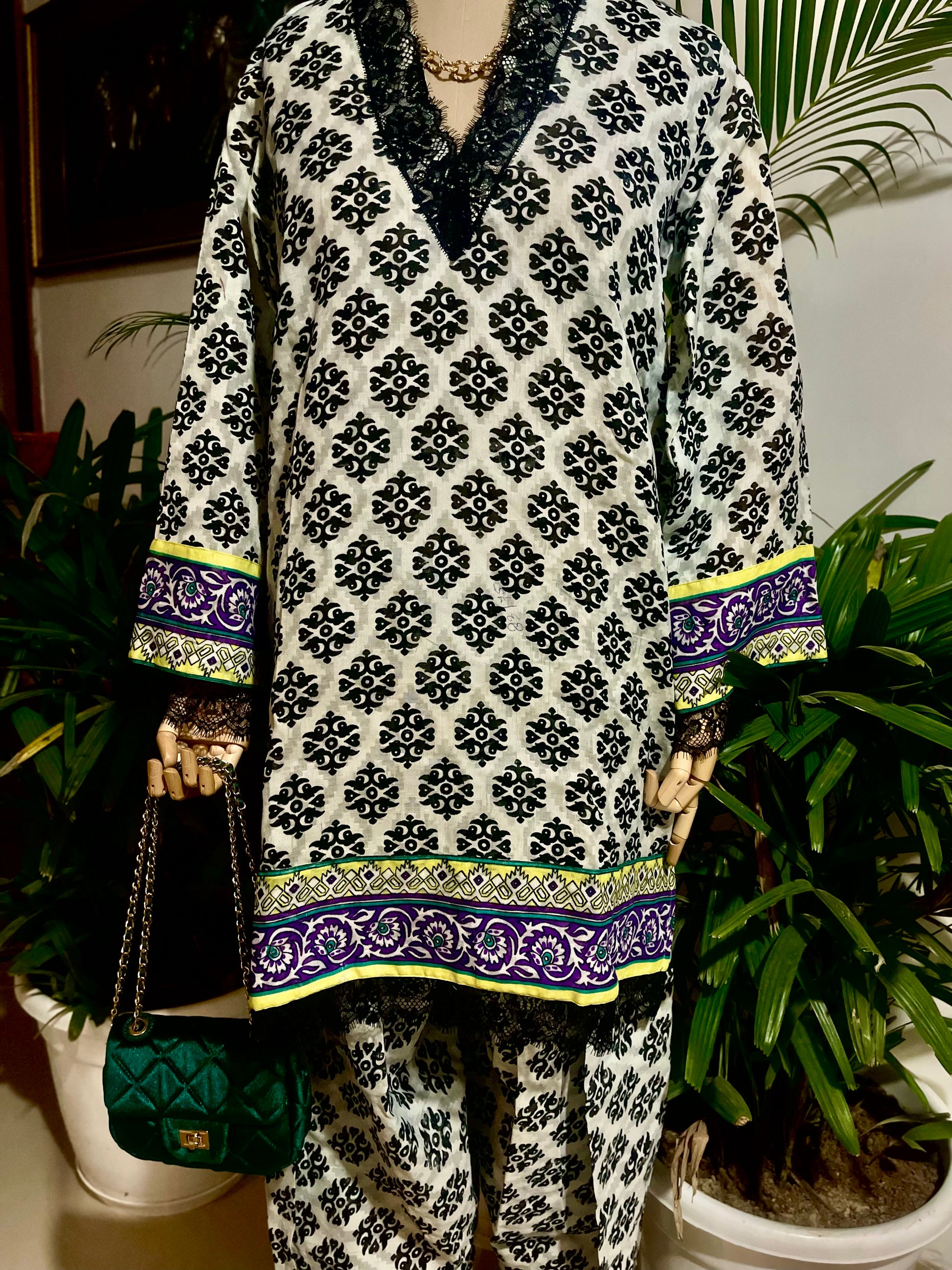 Women Balck and white Printed Salwar Suit - Ziona MuL