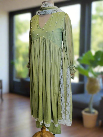 Women Green pearl embellished kurta set with dupatta