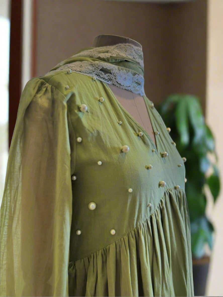 Women Green pearl embellished kurta set with dupatta