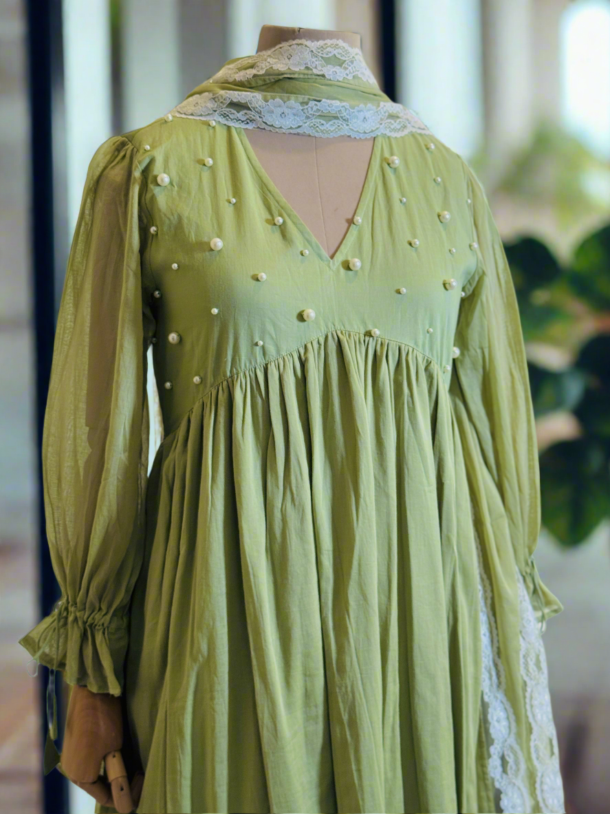 Women Green pearl embellished kurta set with dupatta